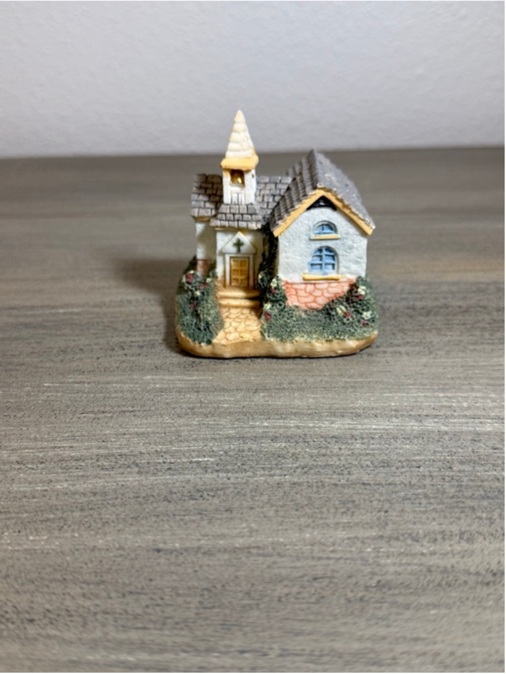 1991 AH05 First Prairie Church Creation By International Resources Figurine 2.7”
